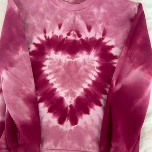 Shein pink heart tie dye design. Size XL in kids.